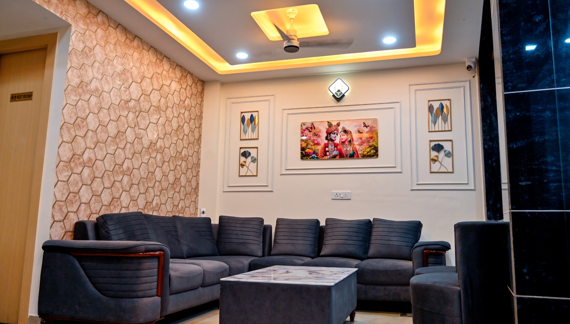 Hotel Divine Elegance